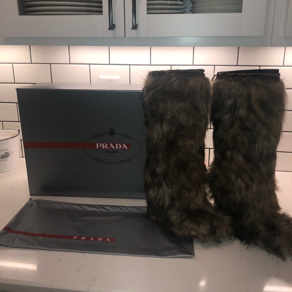 NWB Prada women’s fur boot with platform